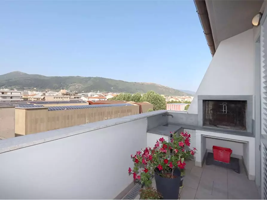 Immagine 7 di Attico in vendita  a Prato