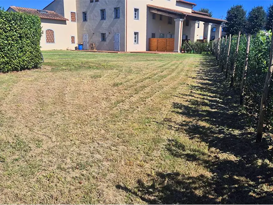 Immagine 7 di Rustico / casale in vendita  a Prato