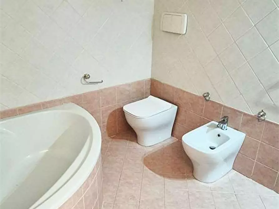 Immagine 18 di Rustico / casale in vendita  a Pistoia