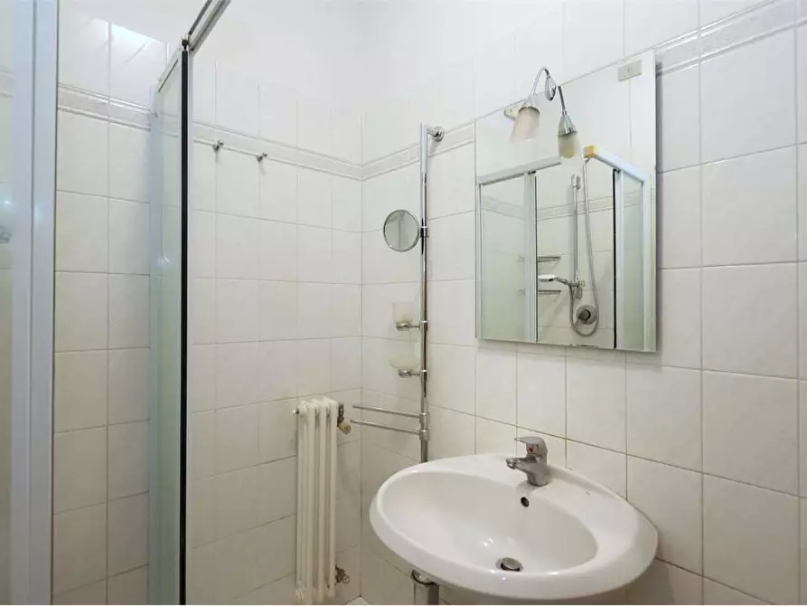 Immagine 20 di Quadrilocale in vendita  a Prato