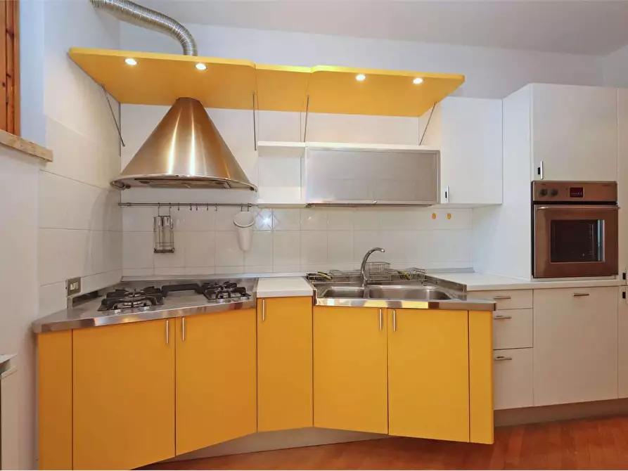 Immagine 4 di Quadrilocale in vendita  a Prato