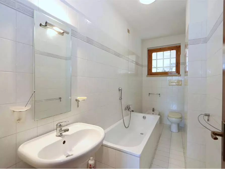 Immagine 12 di Quadrilocale in vendita  a Prato