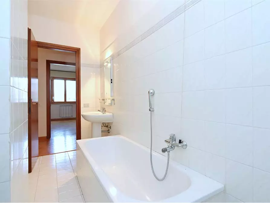 Immagine 13 di Quadrilocale in vendita  a Prato