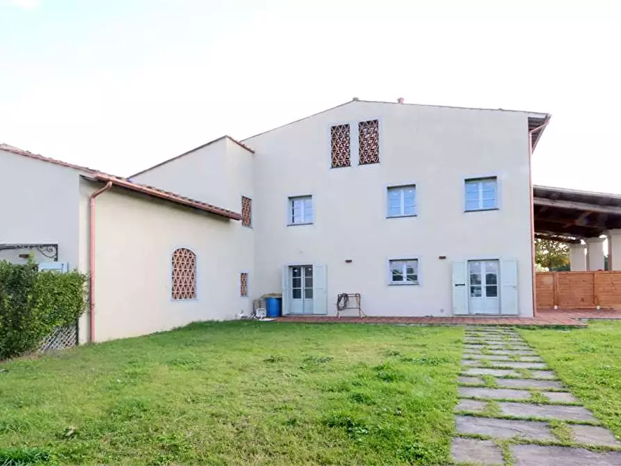 Immagine 1 di Rustico / casale in vendita  a Prato