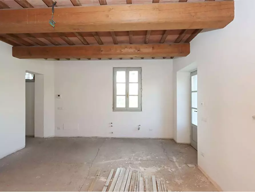 Immagine 12 di Rustico / casale in vendita  a Prato