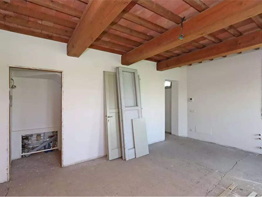 Immagine 13 di Rustico / casale in vendita  a Prato