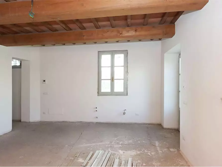 Immagine 14 di Rustico / casale in vendita  a Prato