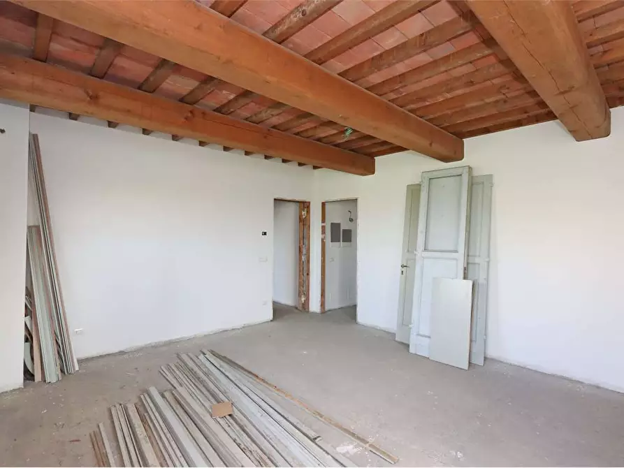Immagine 17 di Rustico / casale in vendita  a Prato