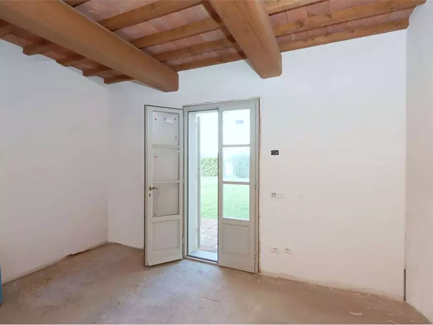 Immagine 20 di Rustico / casale in vendita  a Prato