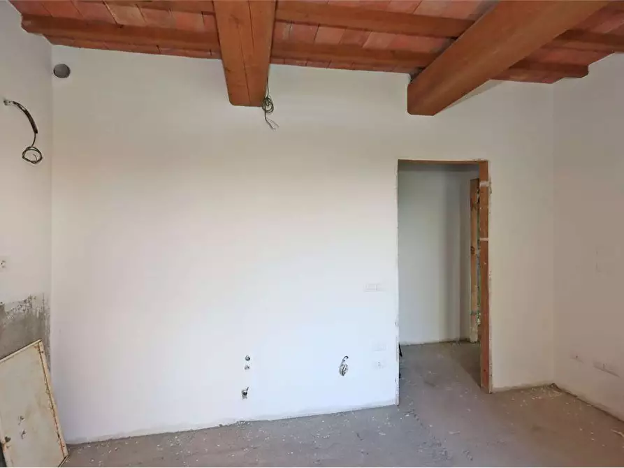 Immagine 22 di Rustico / casale in vendita  a Prato