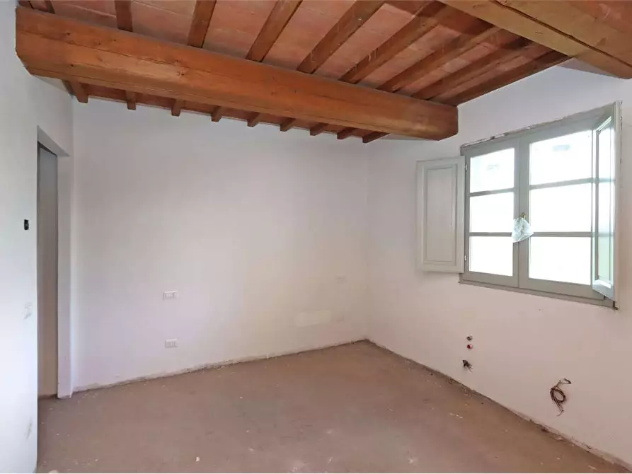 Immagine 25 di Rustico / casale in vendita  a Prato