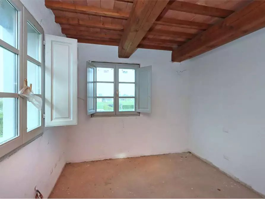 Immagine 27 di Rustico / casale in vendita  a Prato