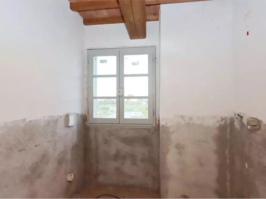 Immagine 30 di Rustico / casale in vendita  a Prato