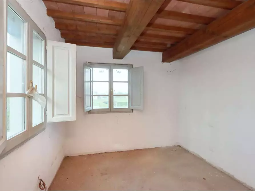 Immagine 32 di Rustico / casale in vendita  a Prato