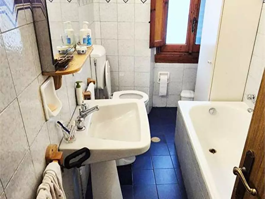 Immagine 21 di Appartamento in vendita  a Prato