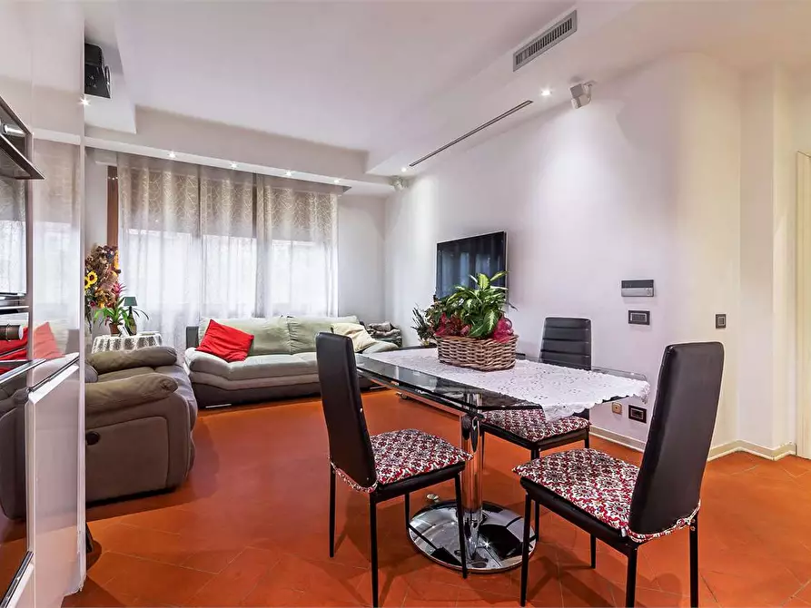 Immagine 1 di Appartamento in vendita  a Prato