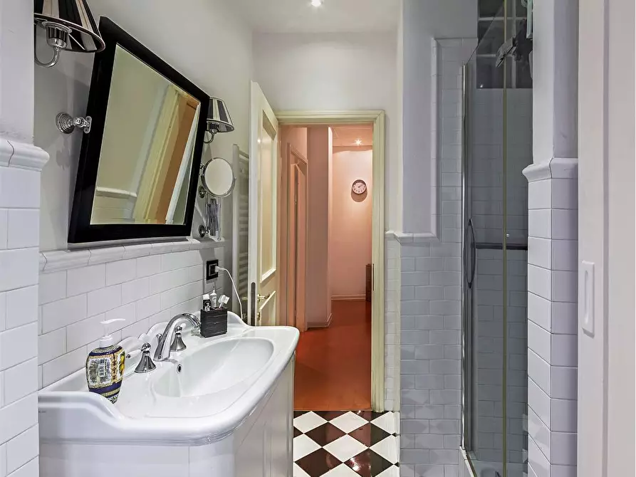 Immagine 14 di Appartamento in vendita  a Prato