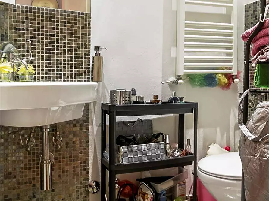 Immagine 13 di Appartamento in vendita  a Prato