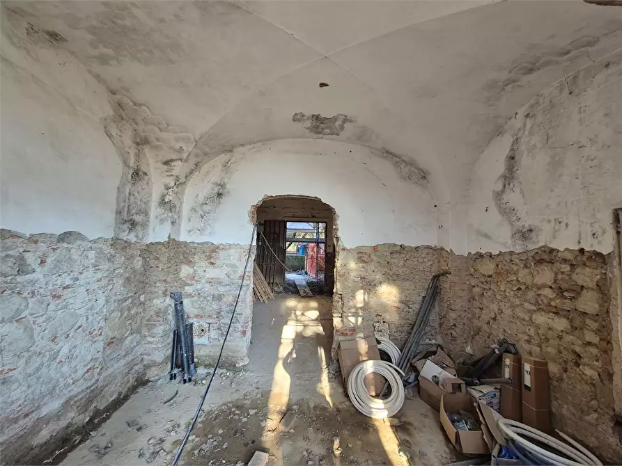 Immagine 10 di Porzione di villa in vendita  a Prato