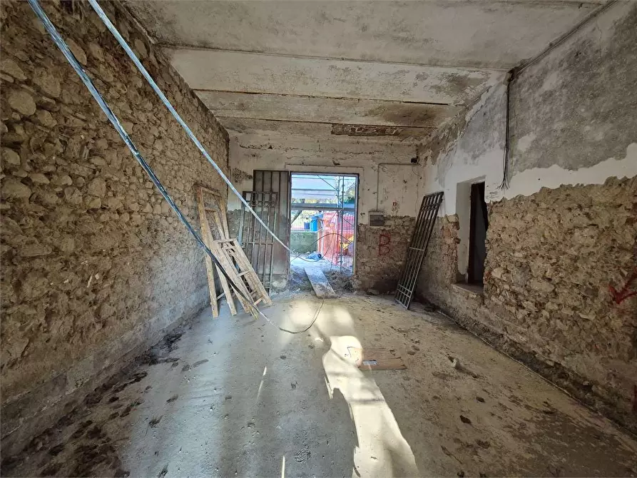 Immagine 12 di Porzione di villa in vendita  a Prato