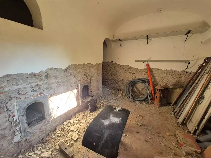 Immagine 13 di Porzione di villa in vendita  a Prato