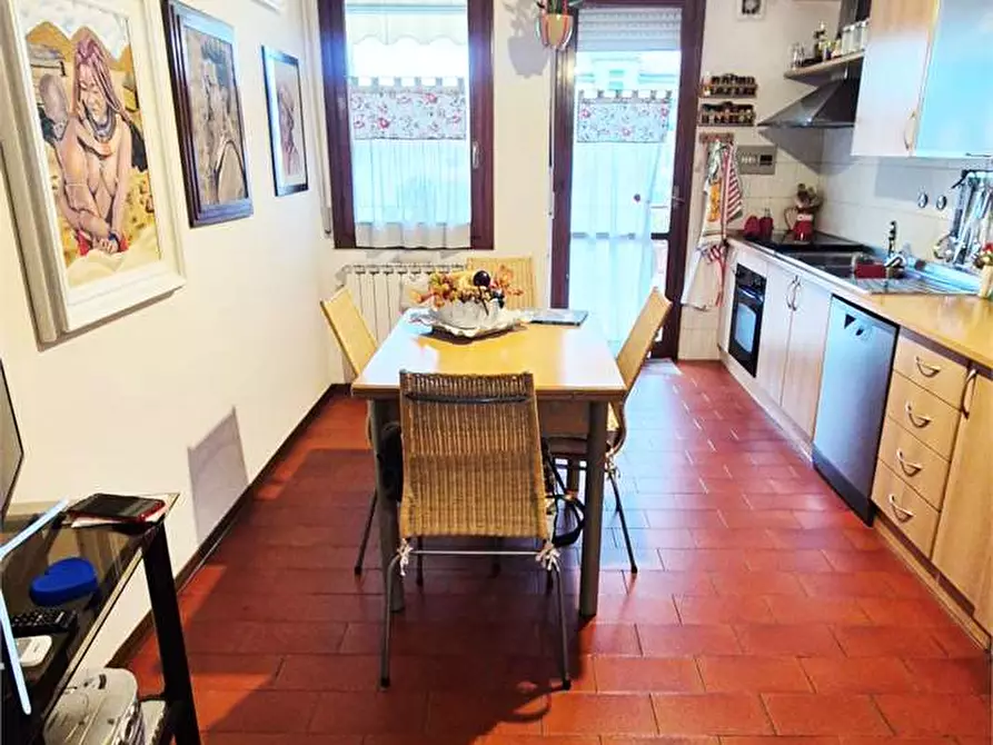 Immagine 15 di Quadrilocale in vendita  a Prato