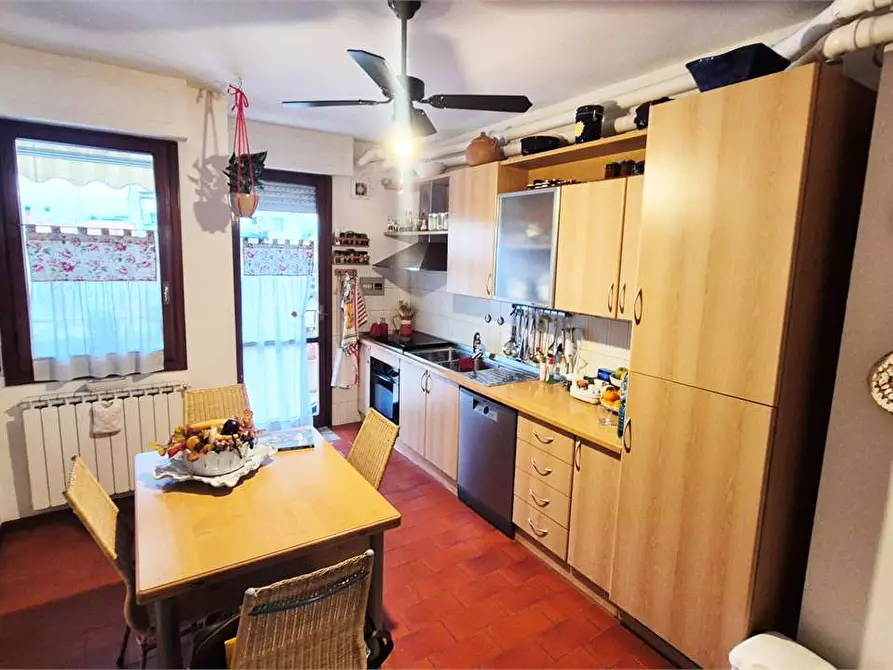 Immagine 16 di Quadrilocale in vendita  a Prato