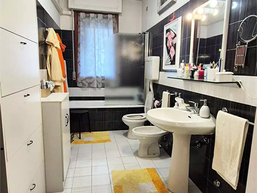 Immagine 18 di Quadrilocale in vendita  a Prato