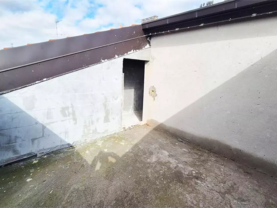 Immagine 8 di Trilocale in vendita  a Prato