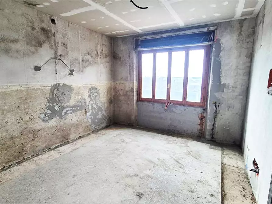 Immagine 5 di Trilocale in vendita  a Prato