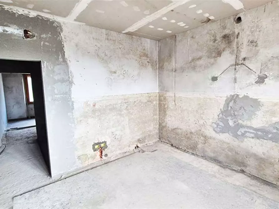 Immagine 6 di Trilocale in vendita  a Prato