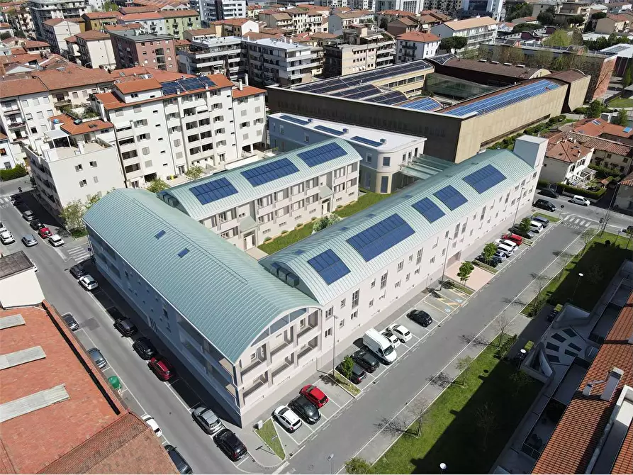 Immagine 7 di Quadrilocale in vendita  a Prato