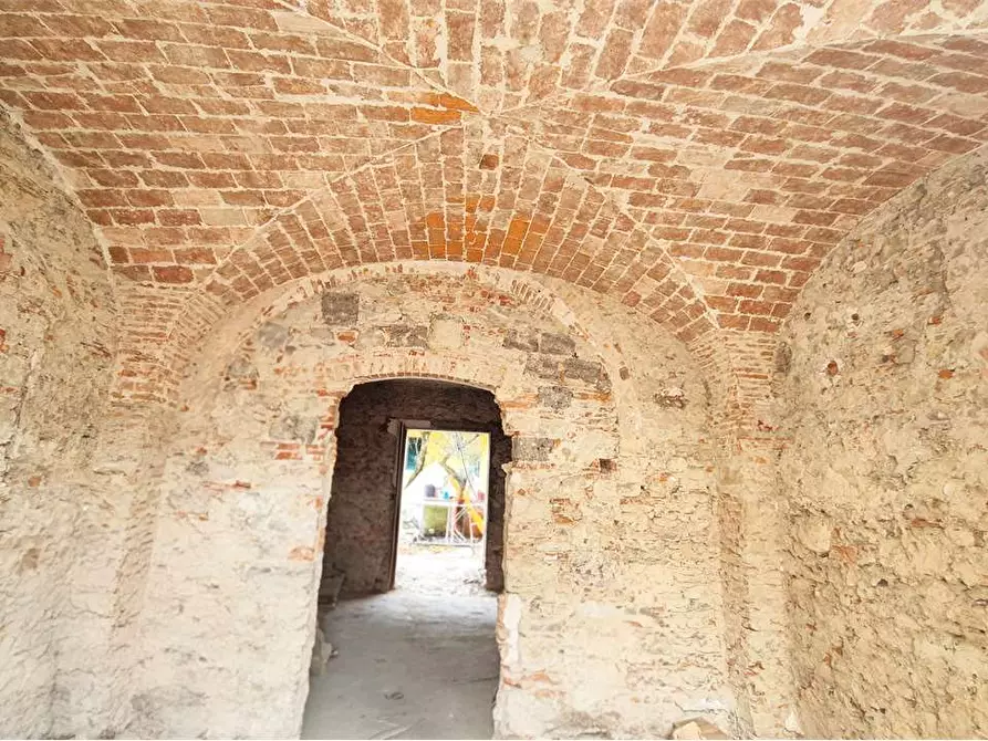 Immagine 1 di Porzione di villa in vendita  a Prato