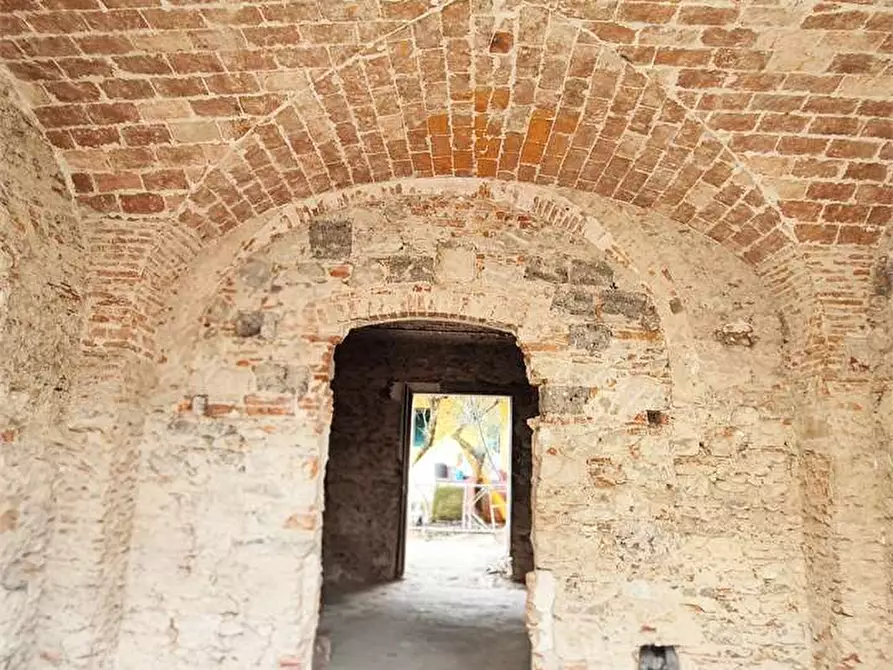 Immagine 4 di Porzione di villa in vendita  a Prato