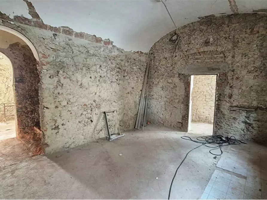 Immagine 1 di Porzione di villa in vendita  a Prato