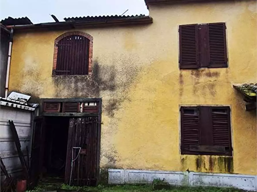 Immagine 6 di Rustico / casale in vendita  a Prato