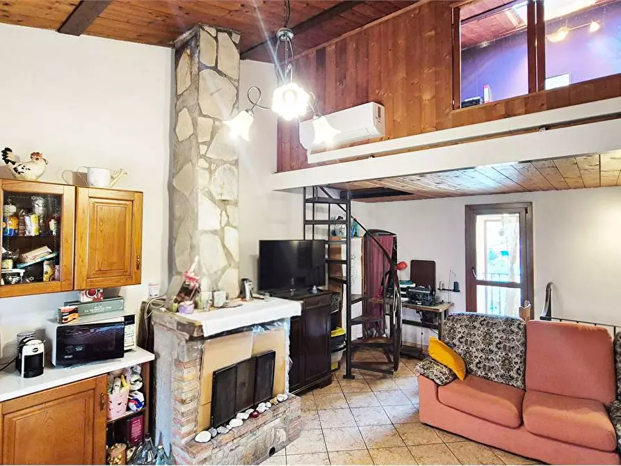 Immagine 1 di Casa indipendente in vendita  a Quarrata