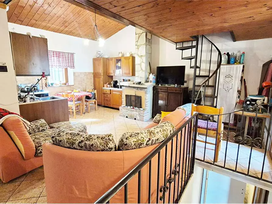 Immagine 1 di Casa indipendente in vendita  a Quarrata