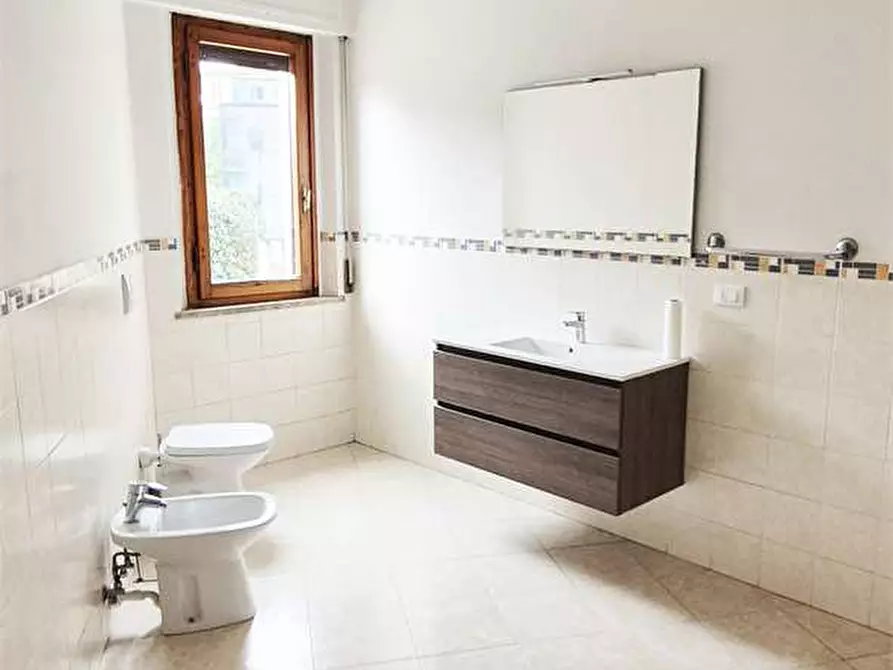 Immagine 26 di Quadrilocale in vendita  a Prato