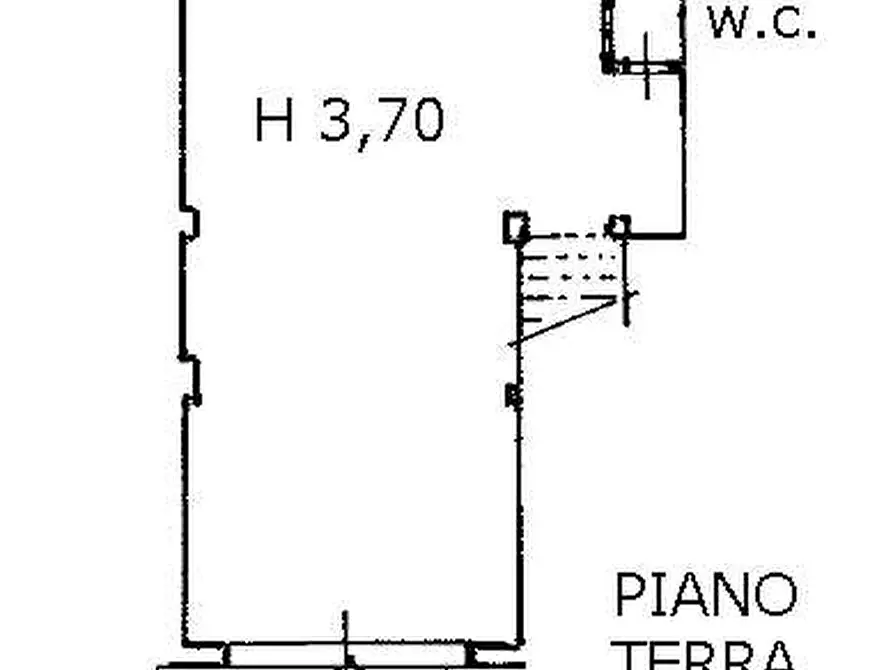 Immagine 6 di Negozio in vendita  a Prato