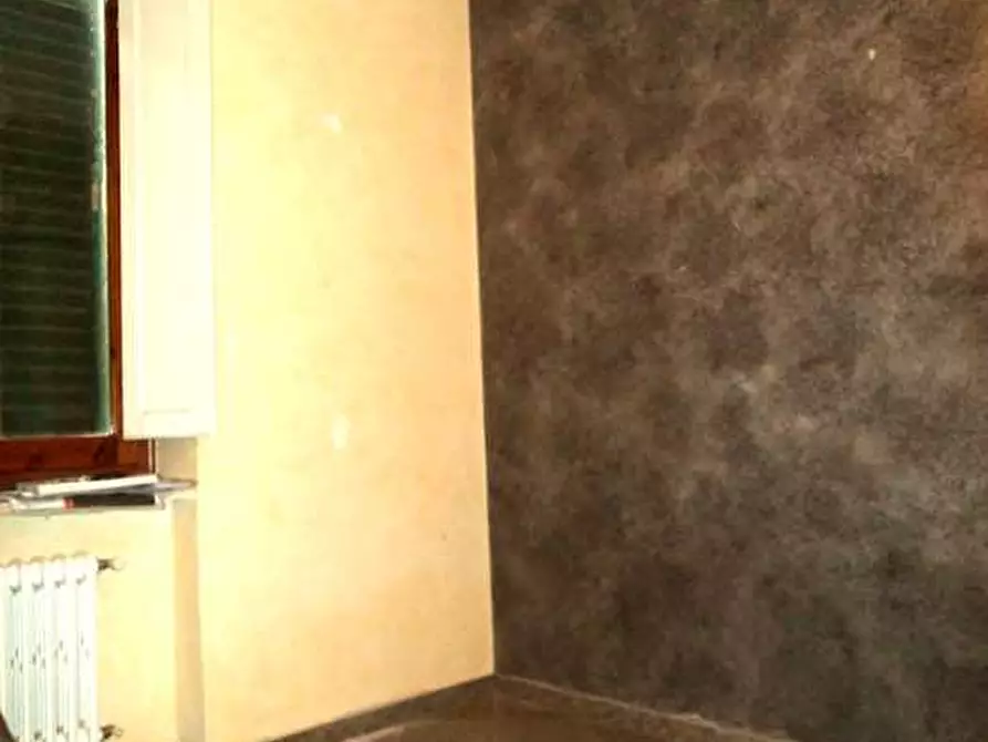 Immagine 8 di Ufficio in vendita  a Prato