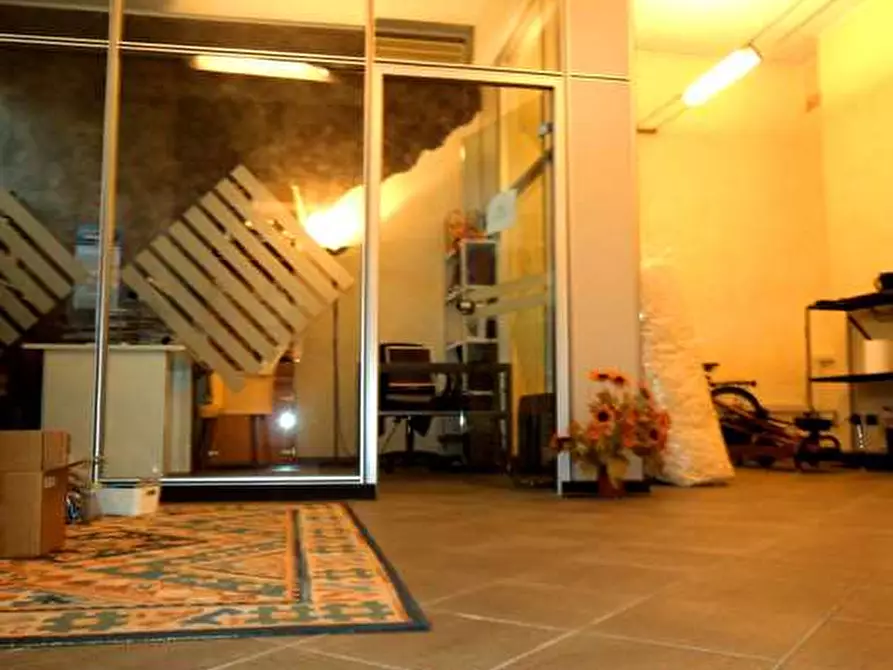 Immagine 2 di Ufficio in vendita  a Prato