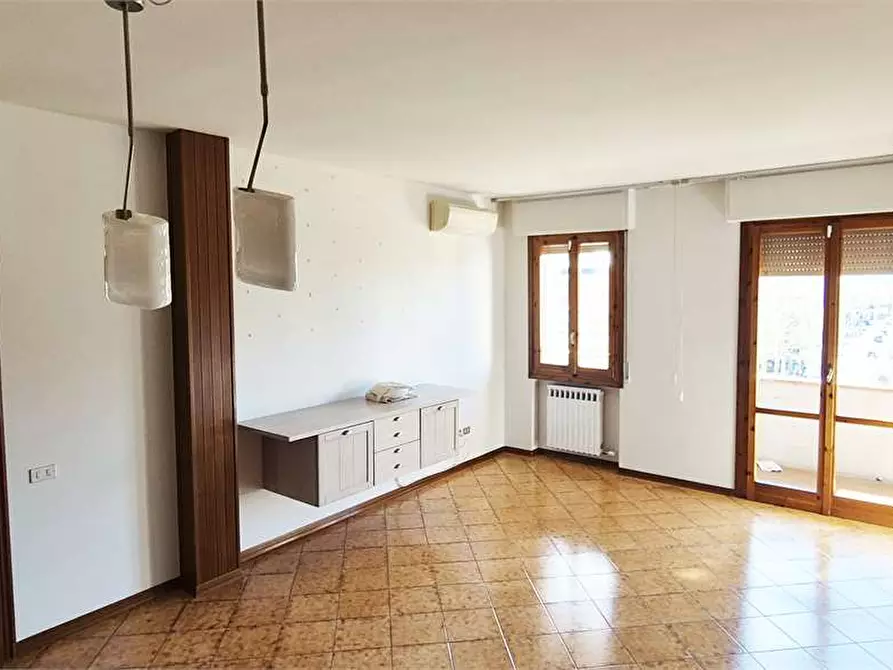 Immagine 3 di Quadrilocale in vendita  a Prato