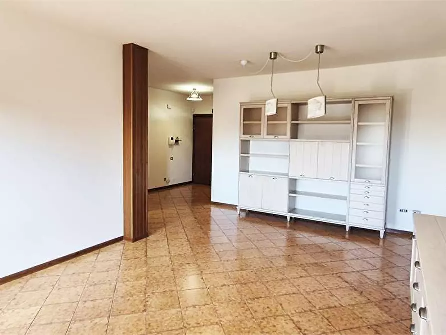 Immagine 2 di Quadrilocale in vendita  a Prato