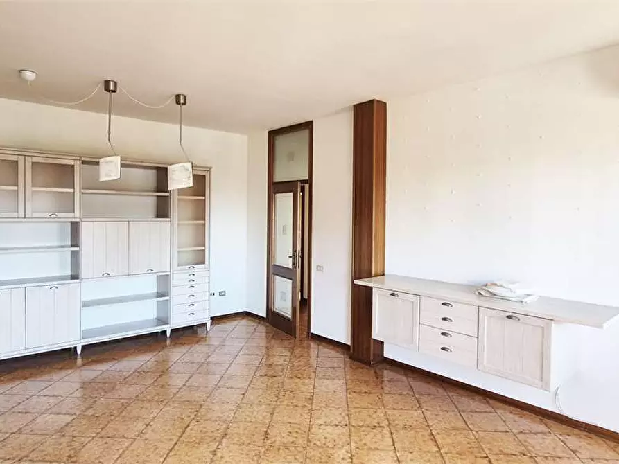 Immagine 26 di Quadrilocale in vendita  a Prato