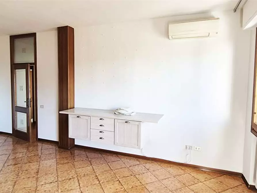 Immagine 27 di Quadrilocale in vendita  a Prato