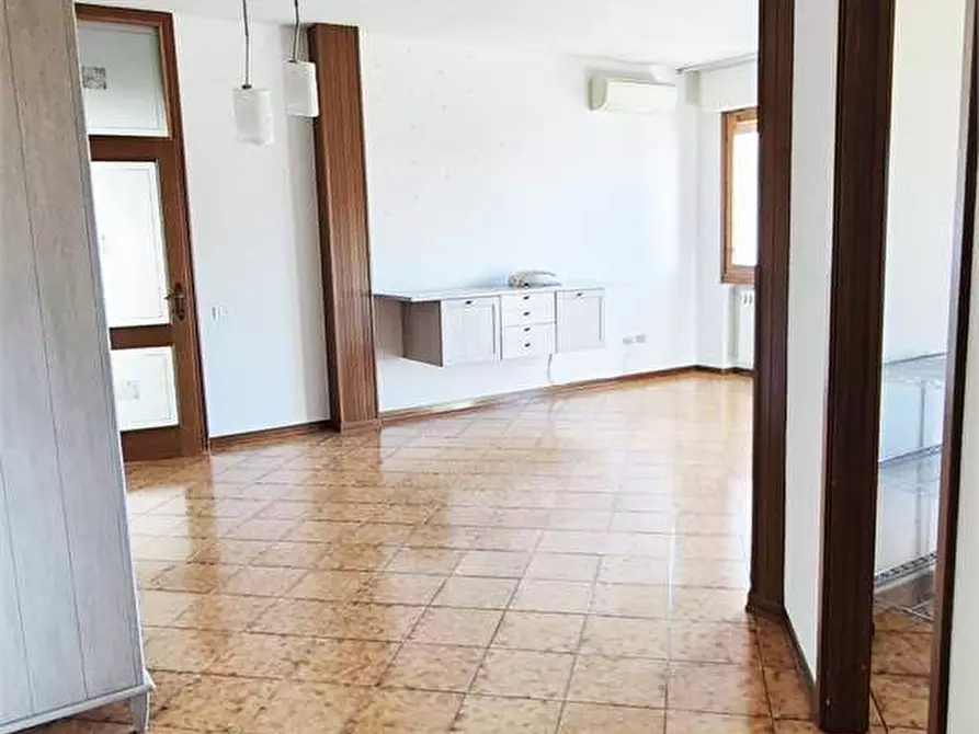 Immagine 29 di Quadrilocale in vendita  a Prato