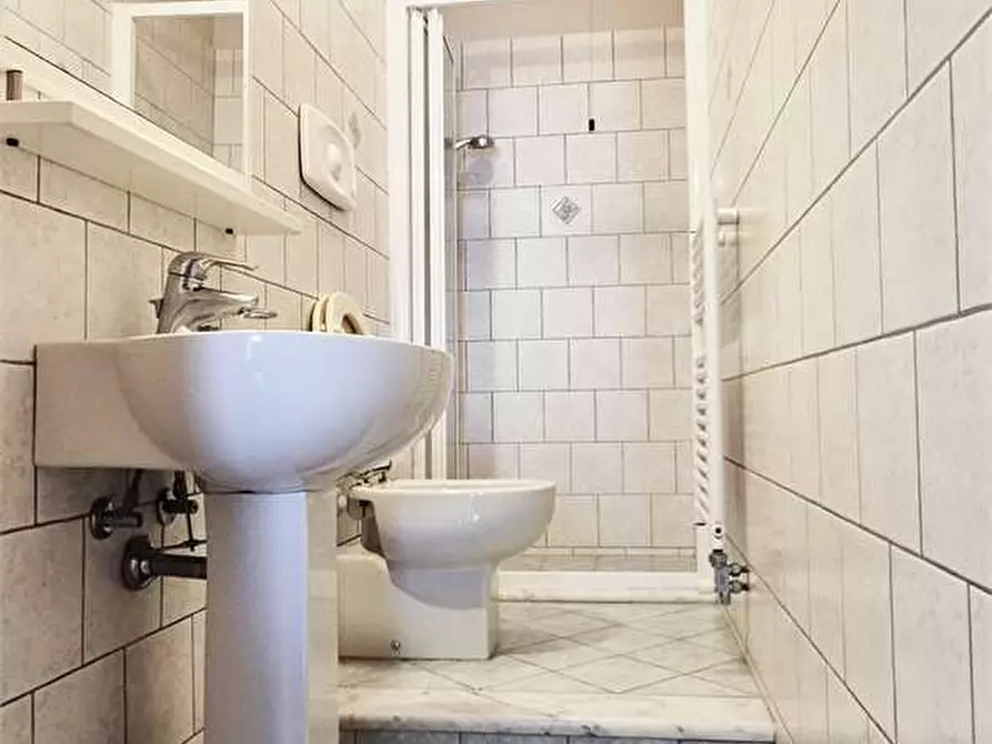 Immagine 12 di Quadrilocale in vendita  a Prato