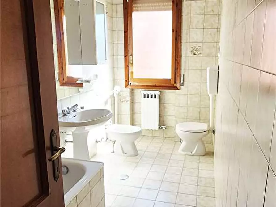 Immagine 13 di Quadrilocale in vendita  a Prato