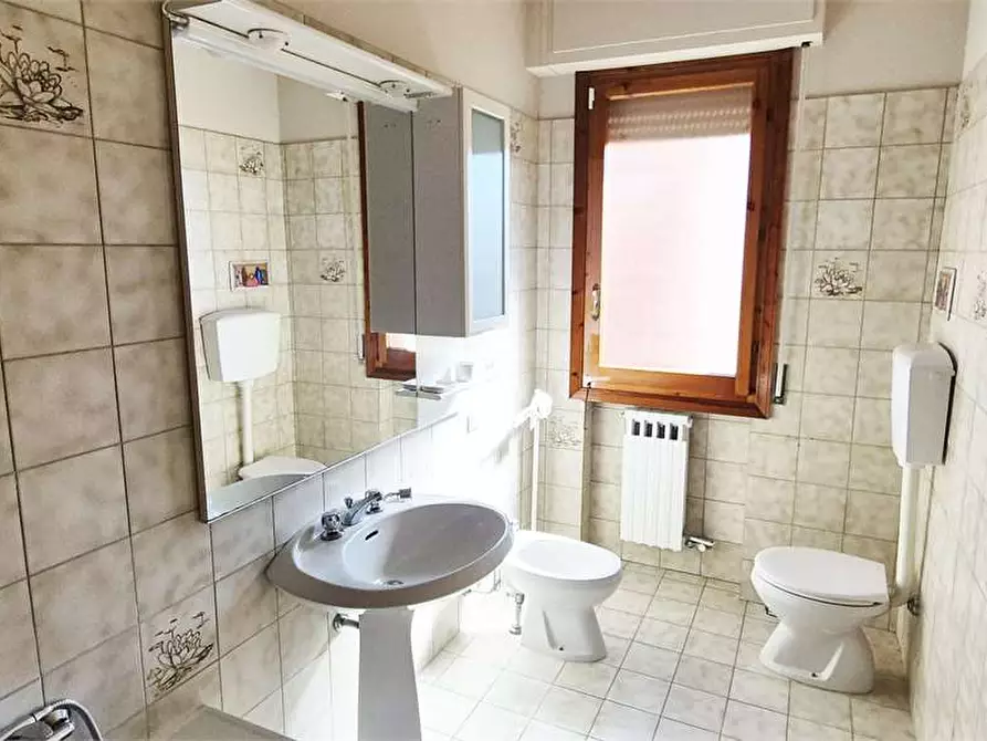 Immagine 14 di Quadrilocale in vendita  a Prato